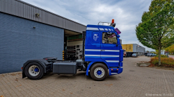 20251019-Tom-Holding-00093